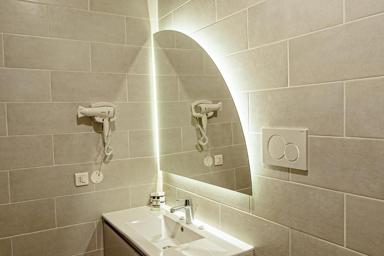 Raay Hotel Brăila Buitenkant foto