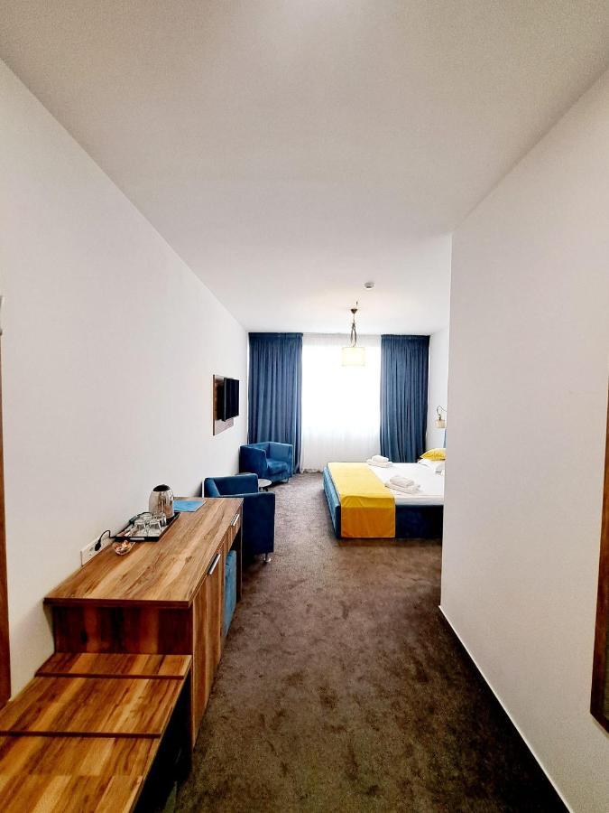 Raay Hotel Brăila Buitenkant foto
