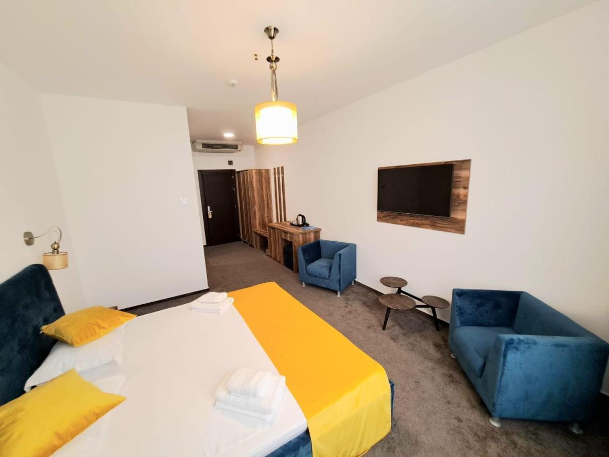 Raay Hotel Brăila Buitenkant foto